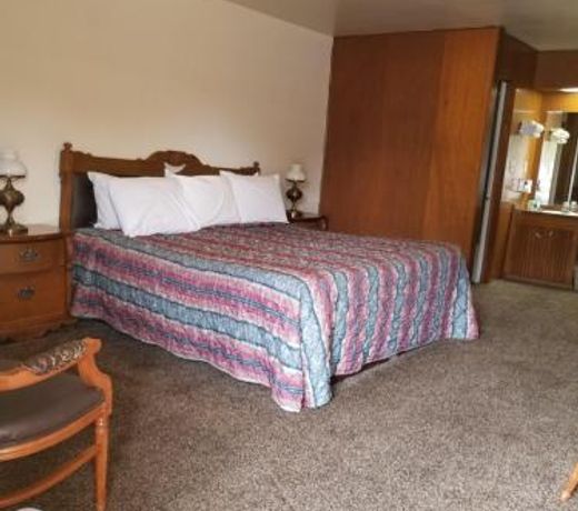 Plaza Motel