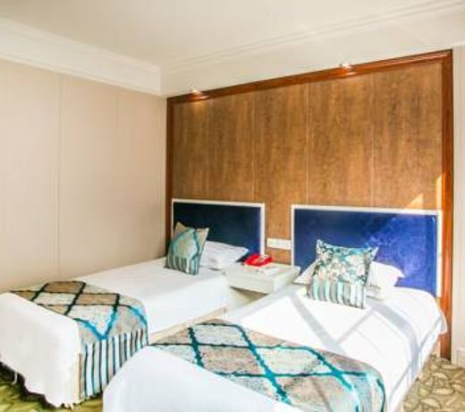 Andi Youge Hotel Luxun Gul