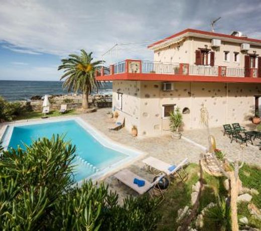 Pericles Beach Villa
