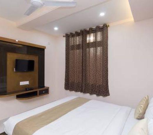 OYO 9909 The Saad Hotel