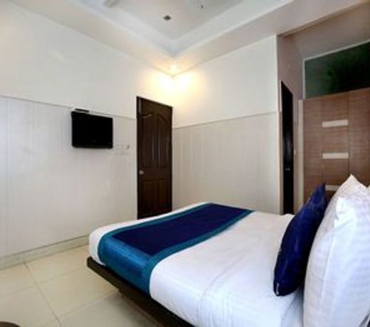 OYO 9631 Hotel Oak