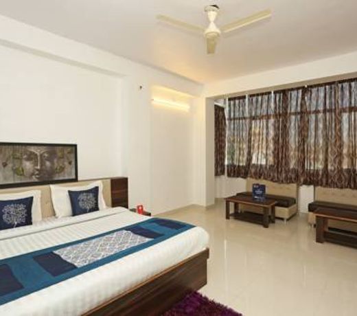 OYO 9853 Hotel Haveli Inn