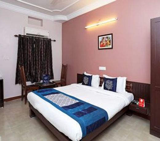 OYO 9852 Leela Villas Guest House