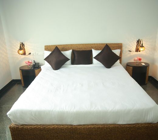 Lokis Forest Inn