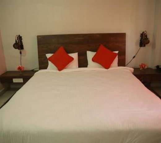 Lokis Forest Inn