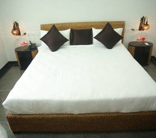 Lokis Forest Inn