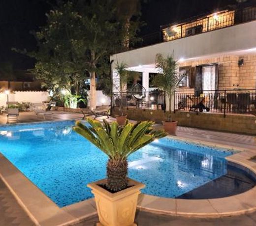VILLA MARIANNA CON PISCINA PRIVATA ampi spazi esterni e WIFI FREE