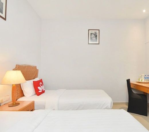 ZEN Rooms Sixth Avenue