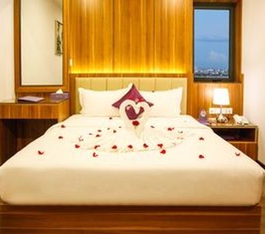 Lavender Riverside Hotel