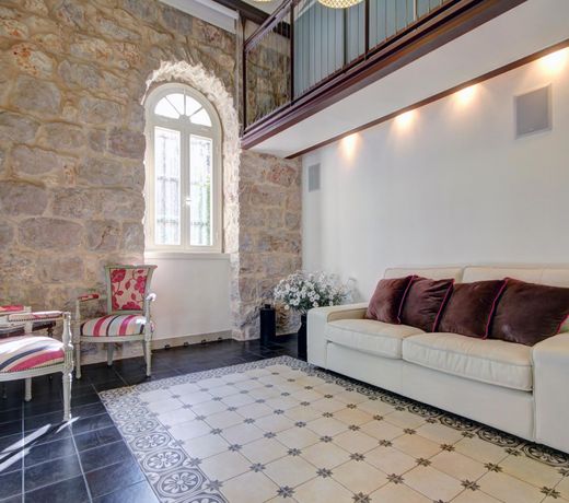 Best Location Historic Boutique Apartment