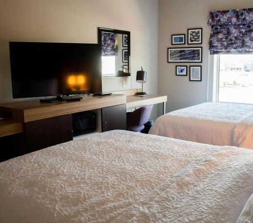 Hampton Inn & Suites by Hilton Warrington Horsham