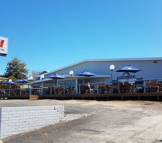 Lachlan Valley Hotel Cowra