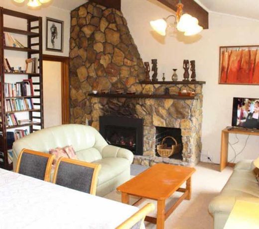 4 Bedroom Cottage Solitary View