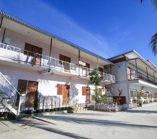Baan Kru Toom Hotel