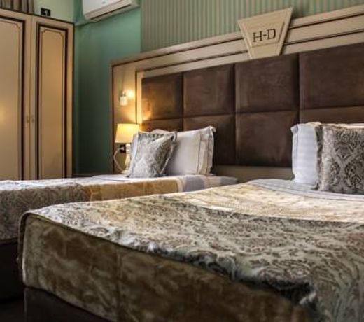 Hotel Deluxe