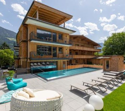 Appartement Zillertal Klee mit Restaurant KleemenTine