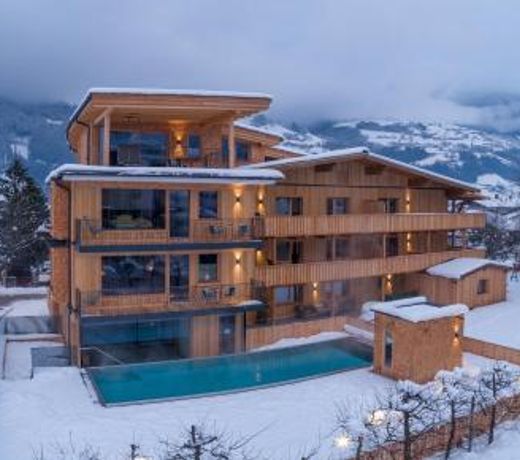 Appartement Zillertal Klee mit Restaurant KleemenTine