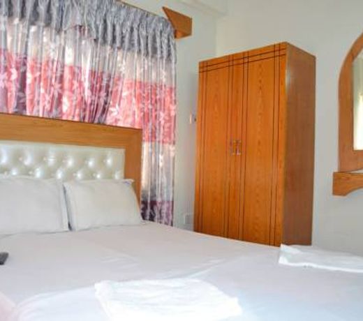Hotel Pink Shore