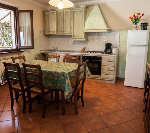 Villa With Private Pool In The Heart Of Tuscany