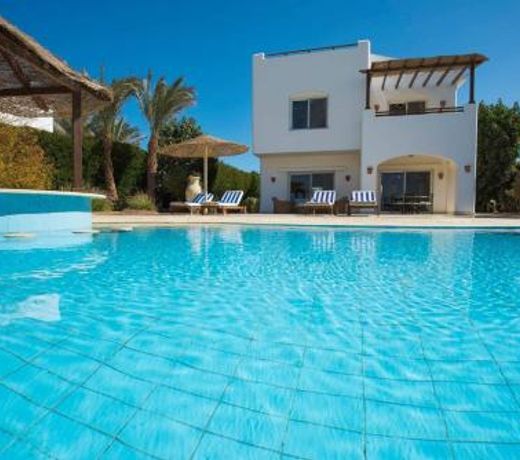 Rent Charming Villa in El Gouna with Private Heated Pool for FAMILIES