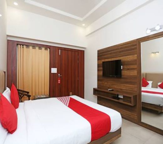 Hotel Lotus Grand