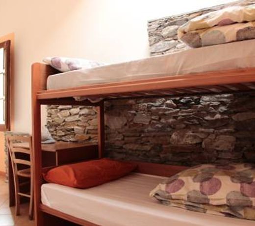 Pania forata hostel