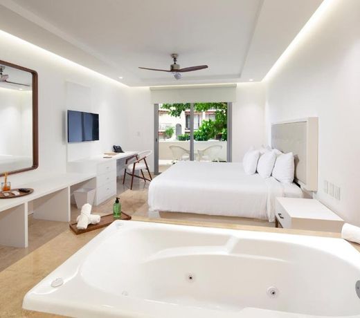 Antera Hotel & Residences