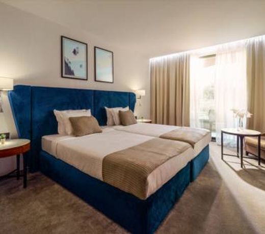 Astor Garden Hotel