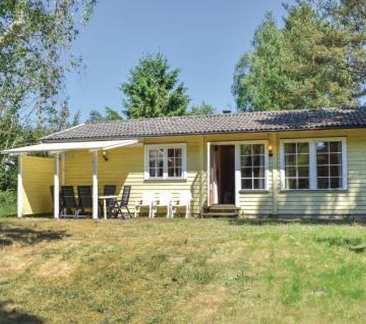 Awesome home in Lderup with 3 Bedrooms and WiFi