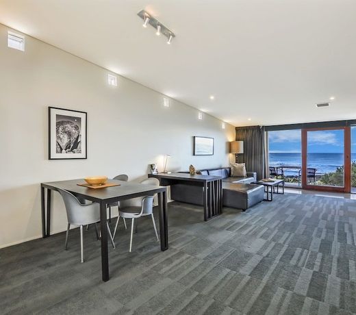 Hearns Beachside Villa 2