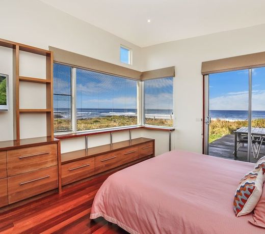 Hearns Beachside Villa 9