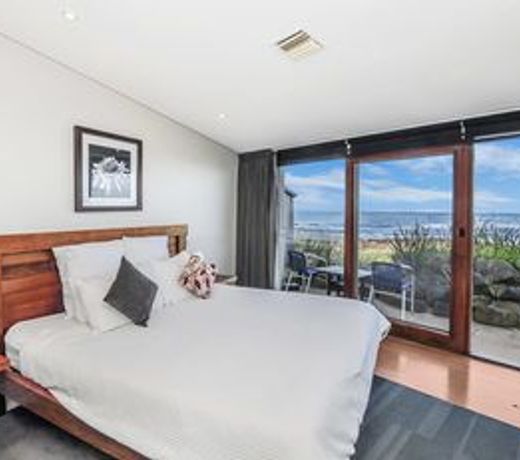 Hearns Beachside Villa 3