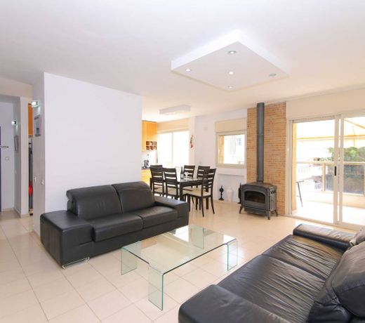 Big and cosy apt in Palmah st