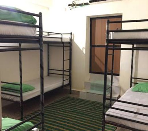 Green Rover Hostel by Gypstead