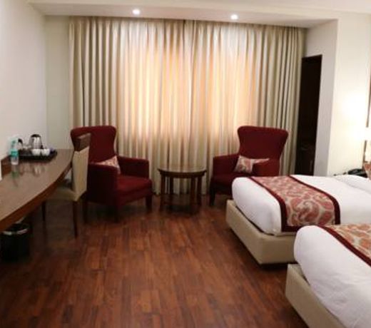 M J Grand Inn