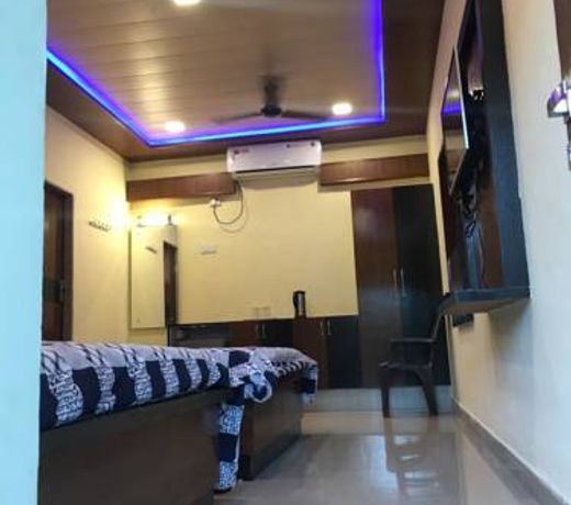Hotel Golden Veena