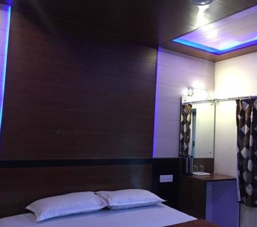 Hotel Golden Veena