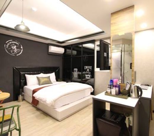 Line Motel