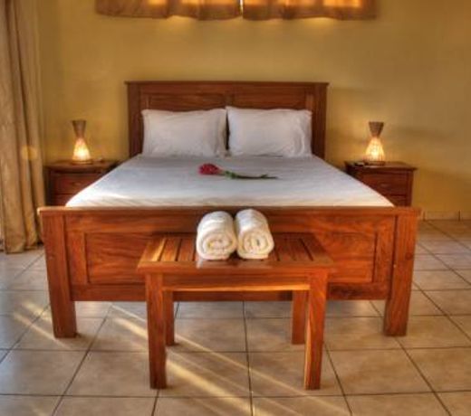 Las Palmeras Beach Hotel
