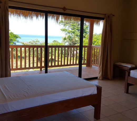 Las Palmeras Beach Hotel