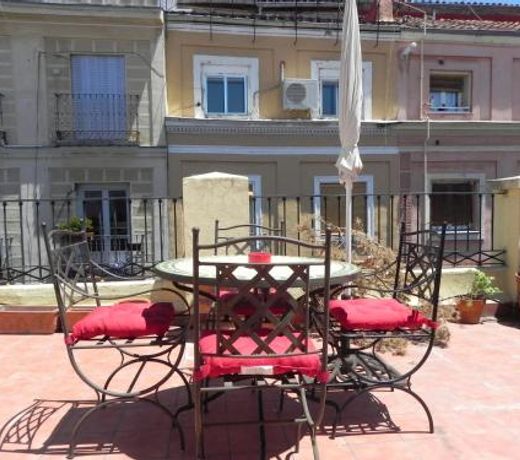 Romantic Central Terrace