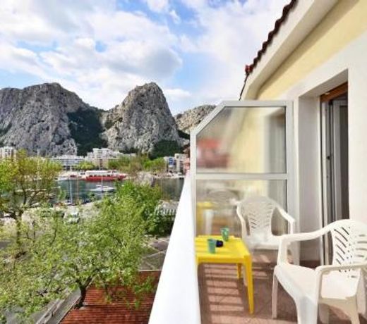 Apartments Toma-200m from beach