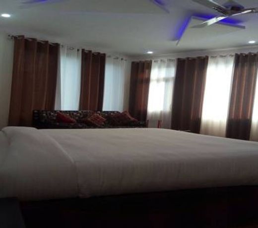 OYO 9407 Hotel Anjukul