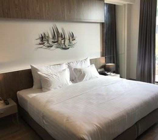 V20 Boutique Jacuzzi Hotel - SHA Extra Plus