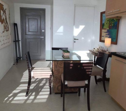 Cozy 1BR Condo across Megamall /within Ortigas