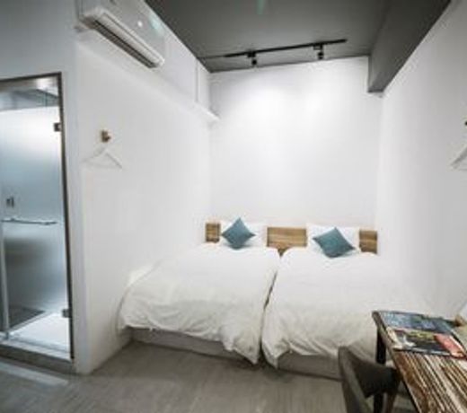 Tiin Tinn - Rivershore B&B