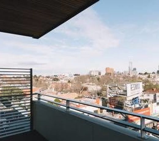 Luxury Home Minutes from CBD