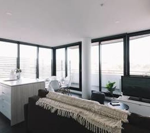 Luxury Home Minutes from CBD