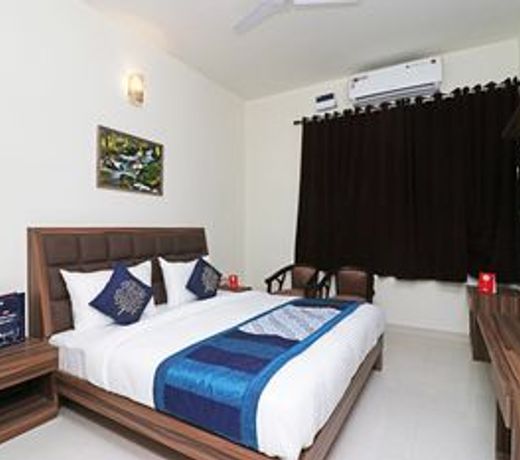 OYO 10213 Hotel Panache