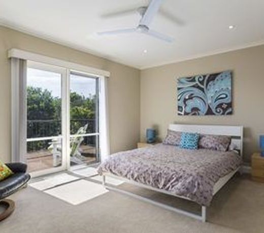 Ocean Breeze Retreat - with spa and space